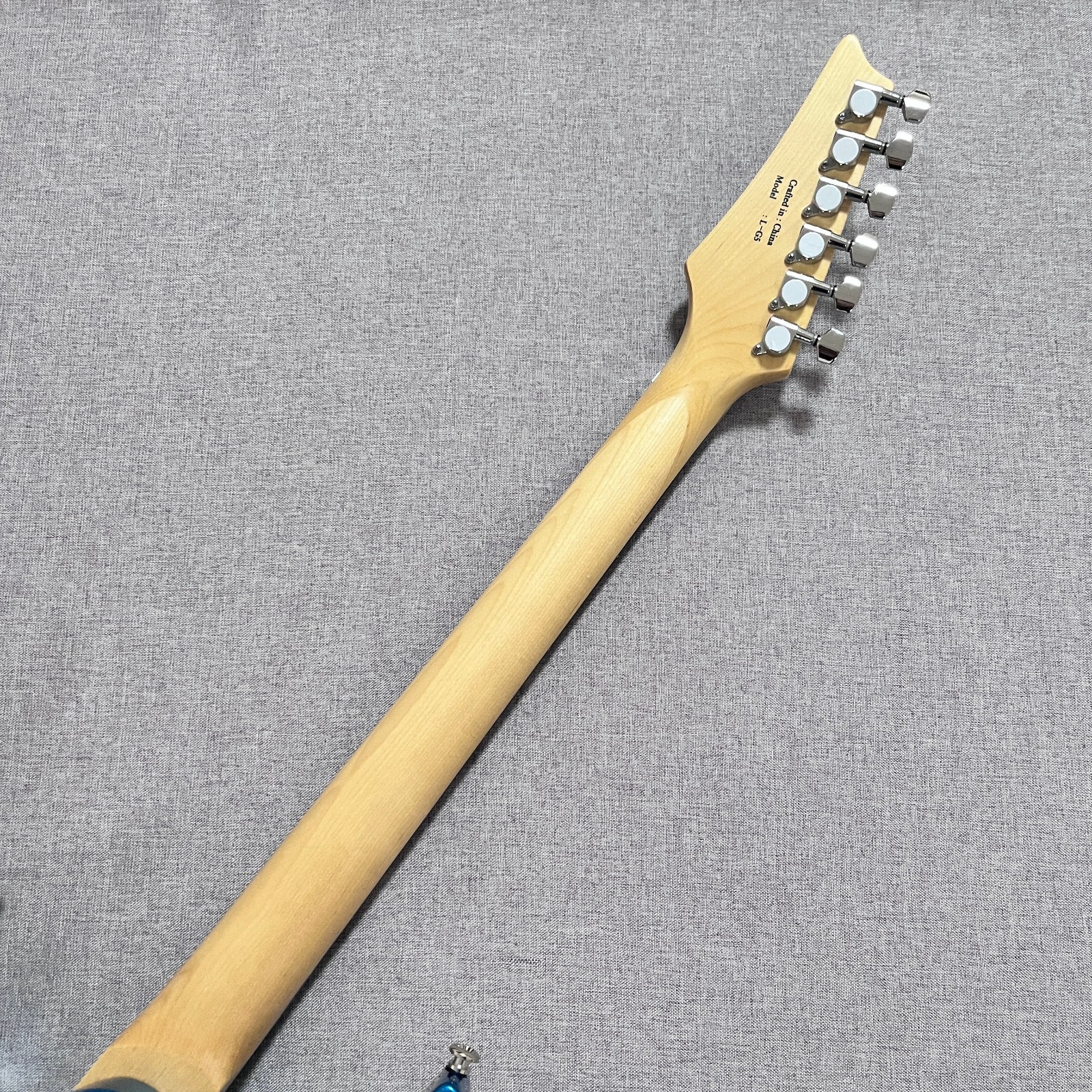 Brand New 6String Electric Guitar HSH Pickups Tremolo Blue Metallic Finish solid