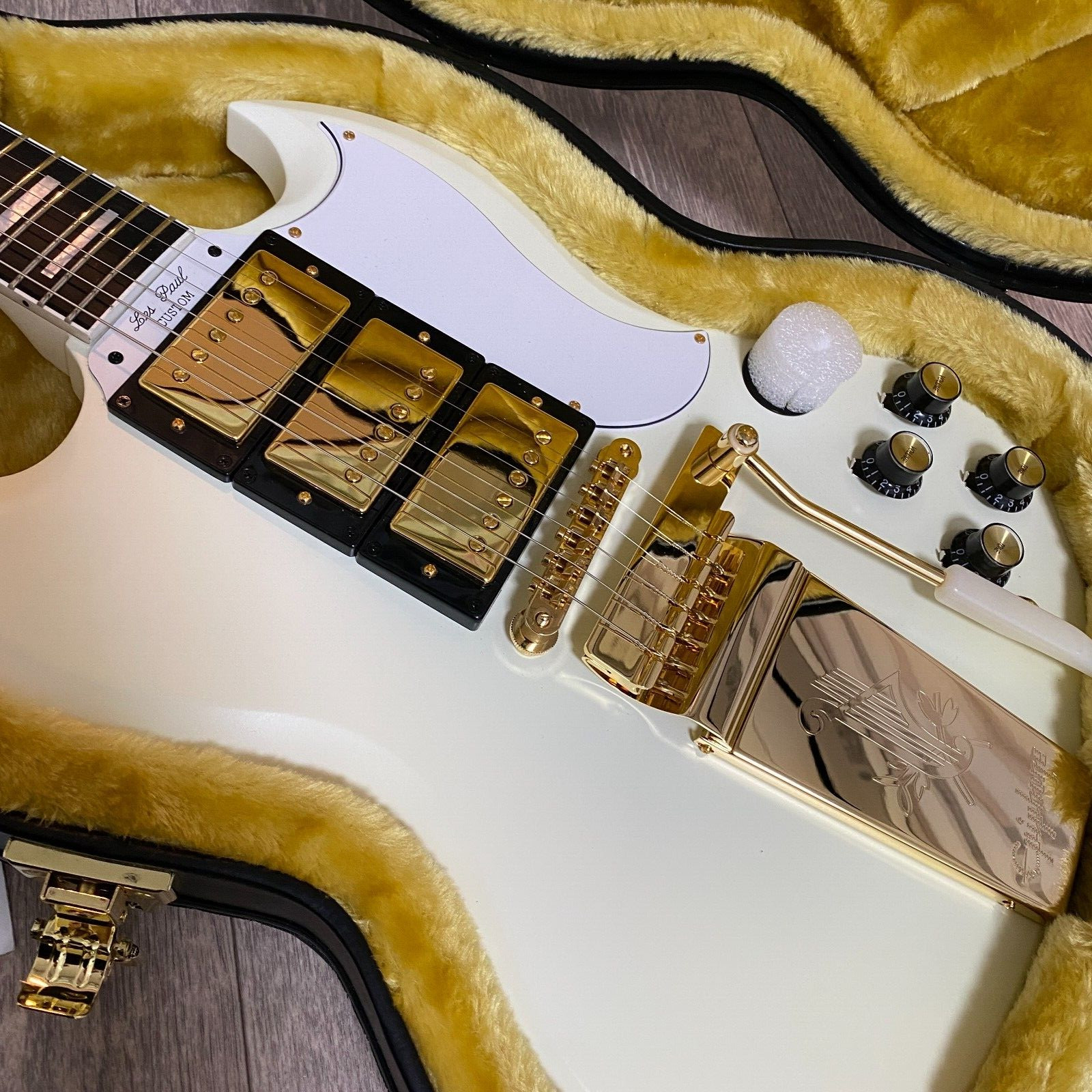 Epiphone Inspired by Gibson Custom 1963 Les Paul SG Custom with Maestro Vibrola