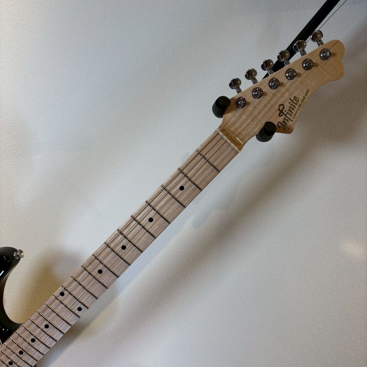 infinite Trad Fullsize ST Electric Guitar Used No major damage