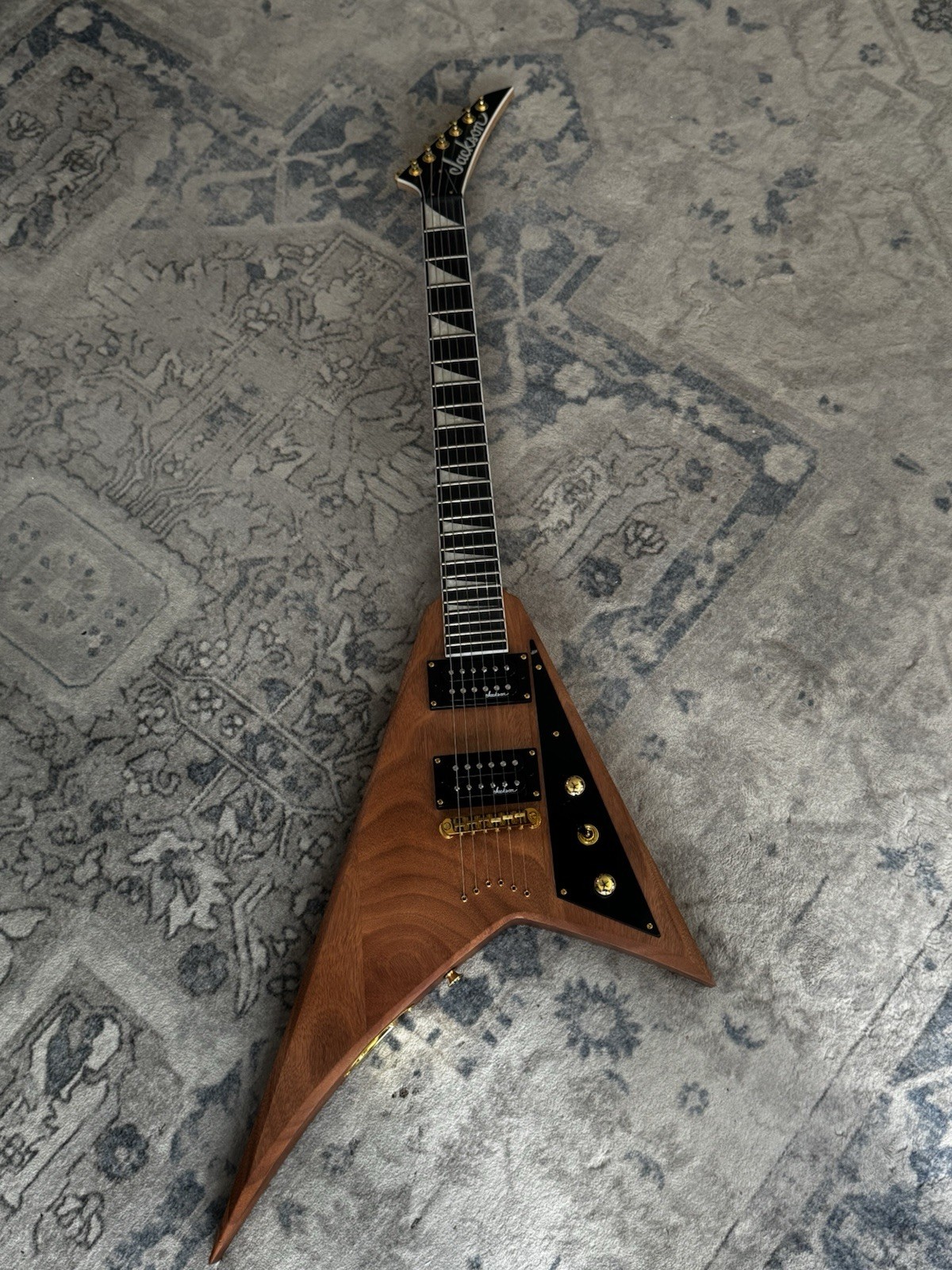 Jackson JS Series Rhoads JS32T (V) Guitar, Excellent Condition
