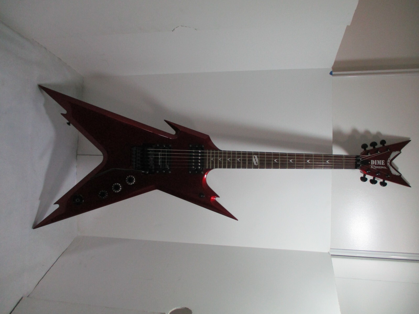 Dean RZR Razorback guitar candy apple red