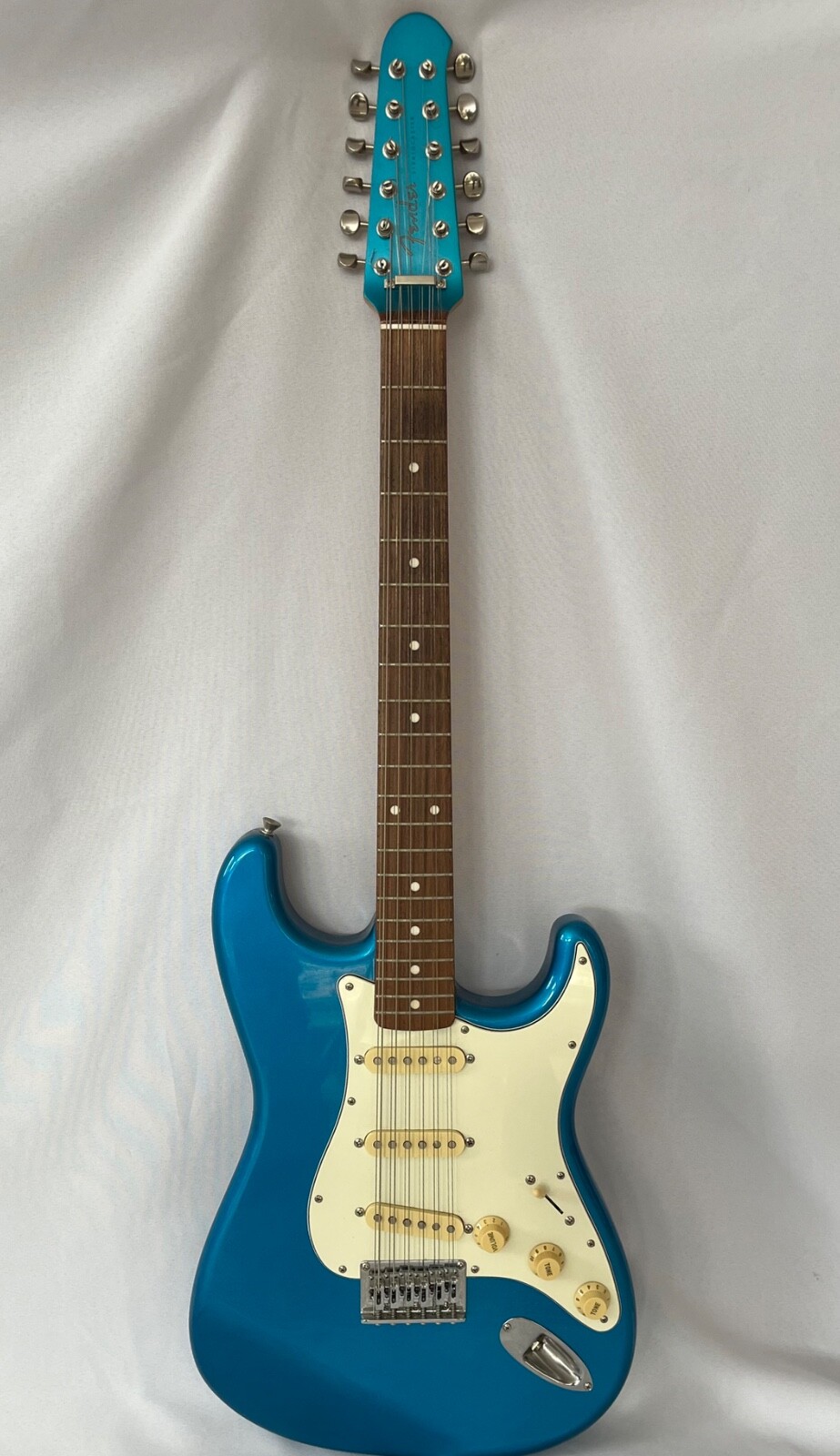 2004 Fender Stratocaster XII ST-12 12 String Electric Guitar w Case & Stand
