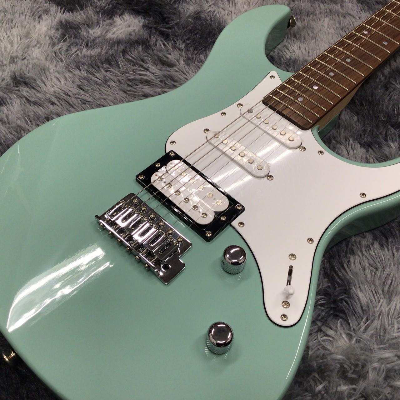 YAMAHA PACIFICA112V SOB Sonic Blue
