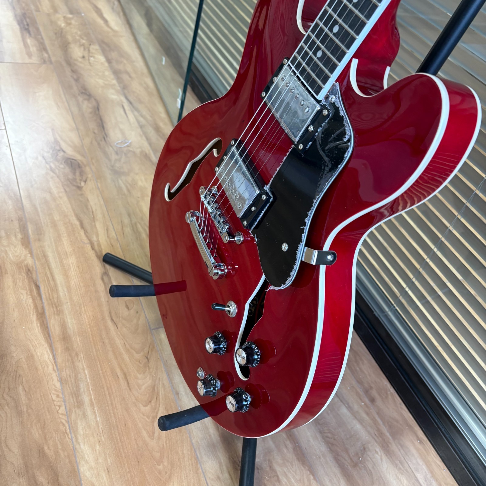 Semi-Hollow Red Electric Guitar Rosewood Fingerboard Fixed Bridge