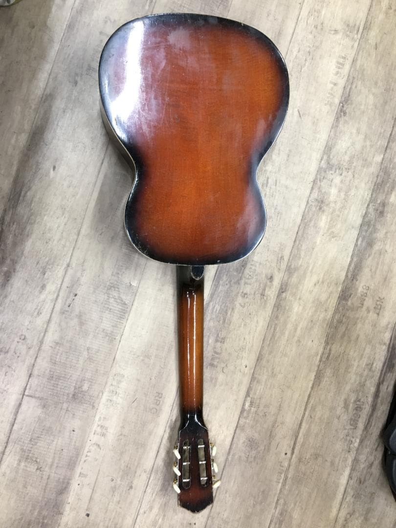 Yamaha dynamic guitar with hard case