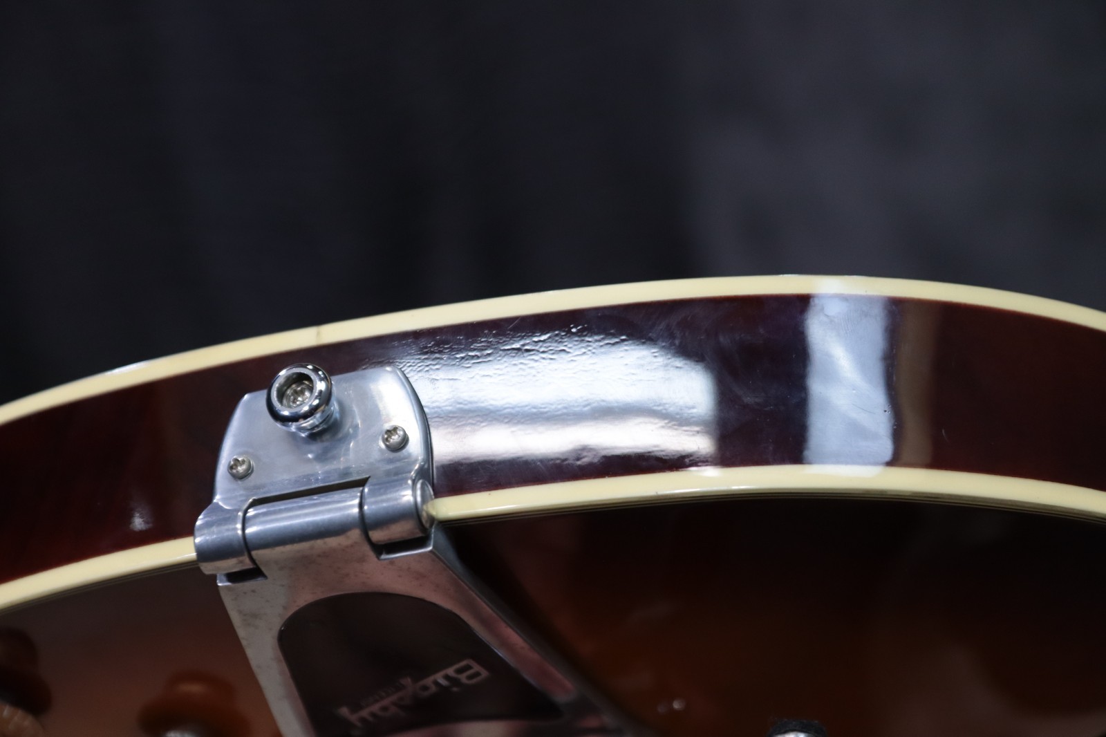 Eastwood Airline H78 Honeyburst Gold Foil Pickups Semi-Hollow El. Guitar w/Case