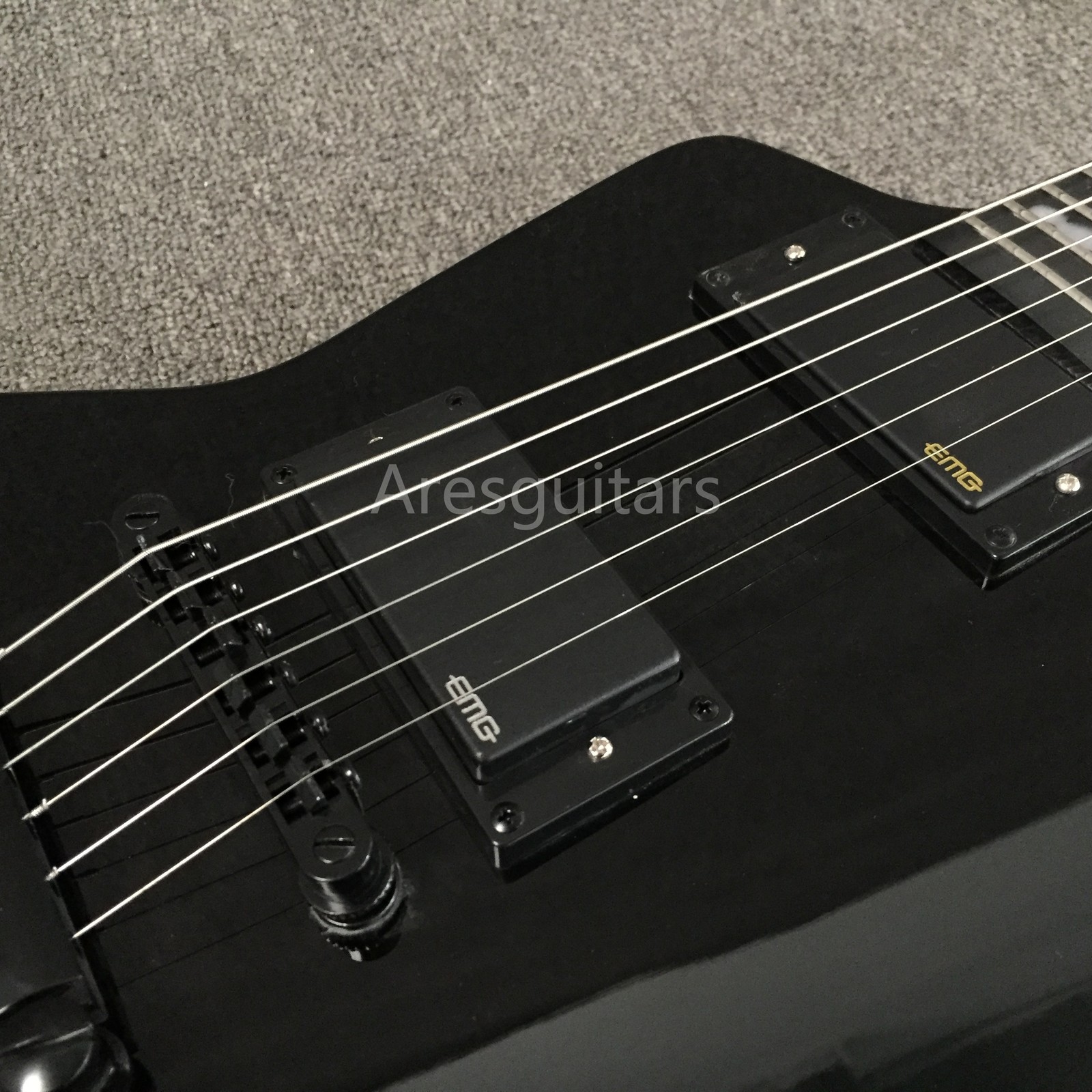Werewolf Solid 6-String Electric Guitar HH Pickups Rosewood Fretboard Black