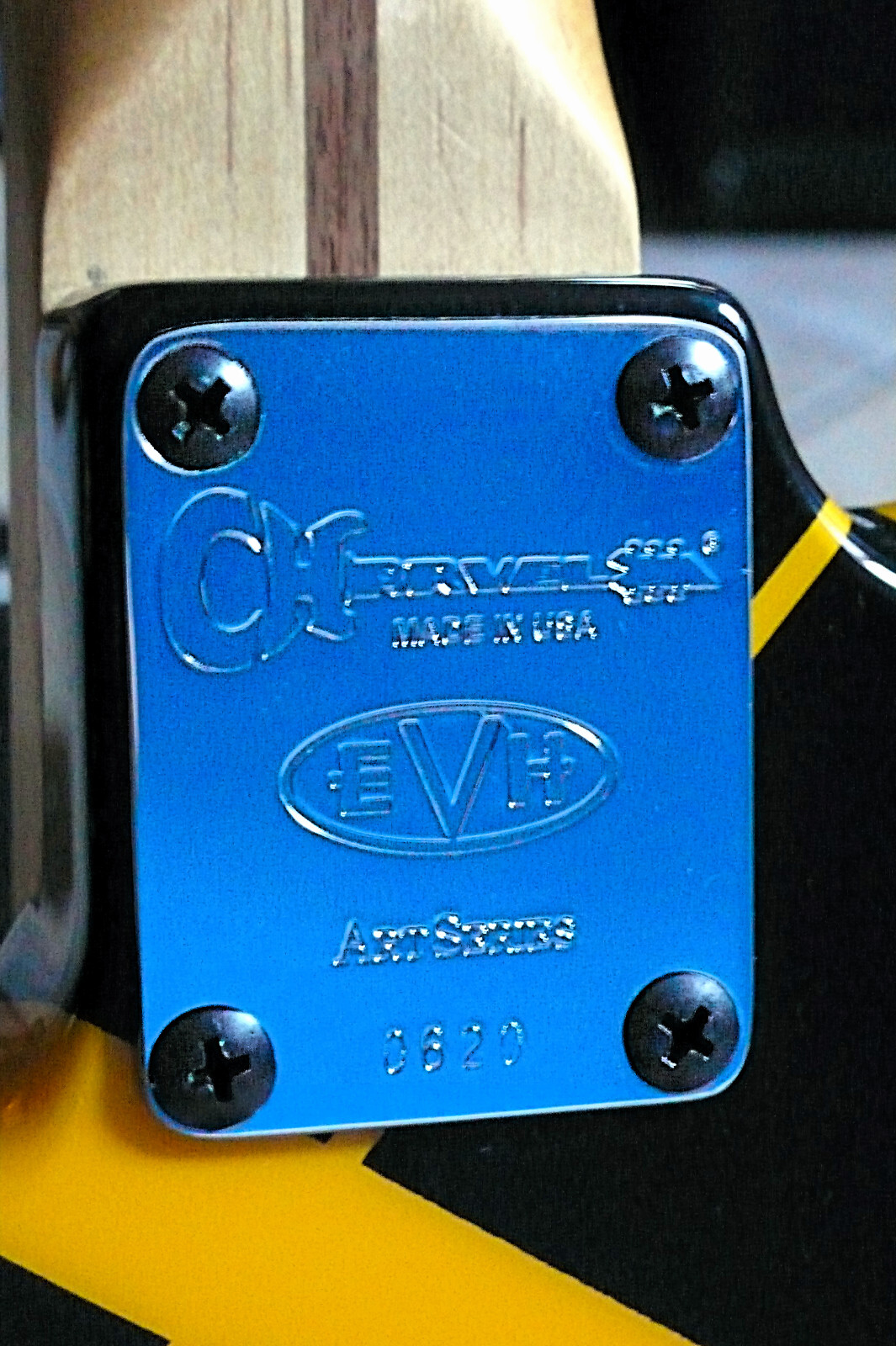 EVH Charvel “Bumblebee/VH2” guitar EDDIE VAN HALEN “EVH Art Series”