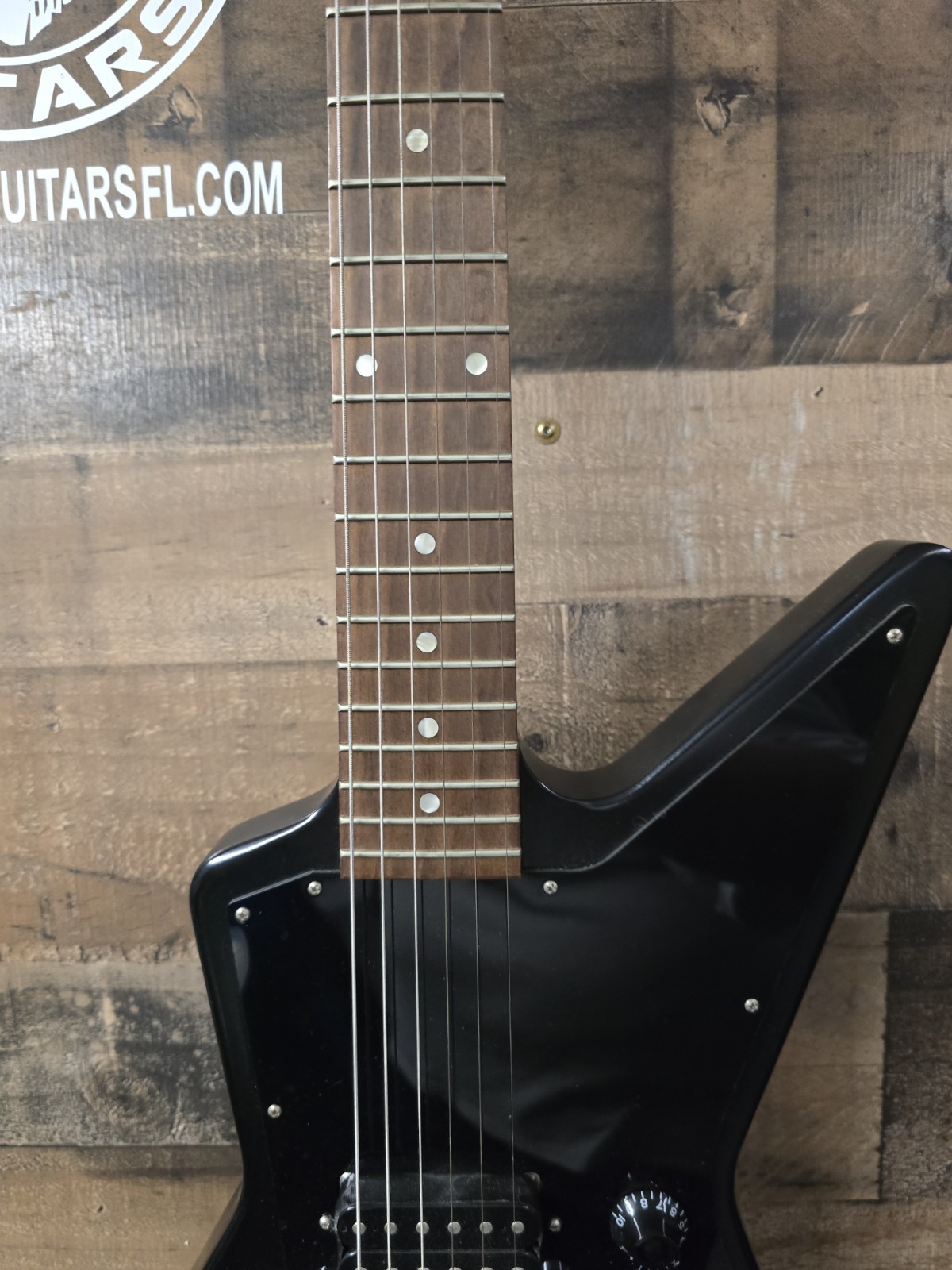 Gibson Melody Maker Explorer Satin Ebony Black Made in USA 2011 7.8 Lb