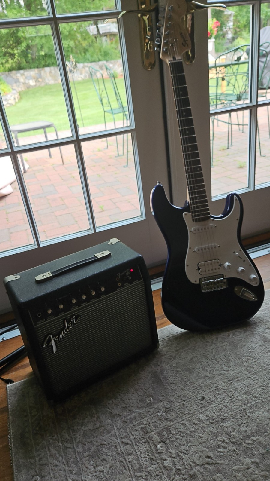 fender squre stratocaster and frontman 15g amp, with gig bag