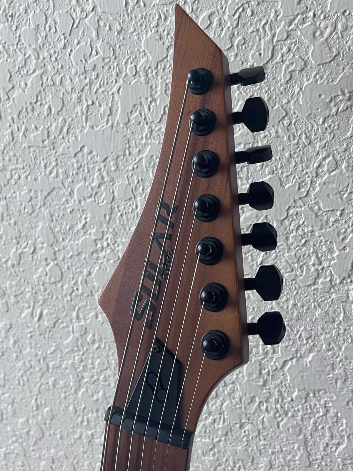Solar AB1.7S Guitar – 7 String – Evertune + Seymour Duncan Alpha Omega w/Case