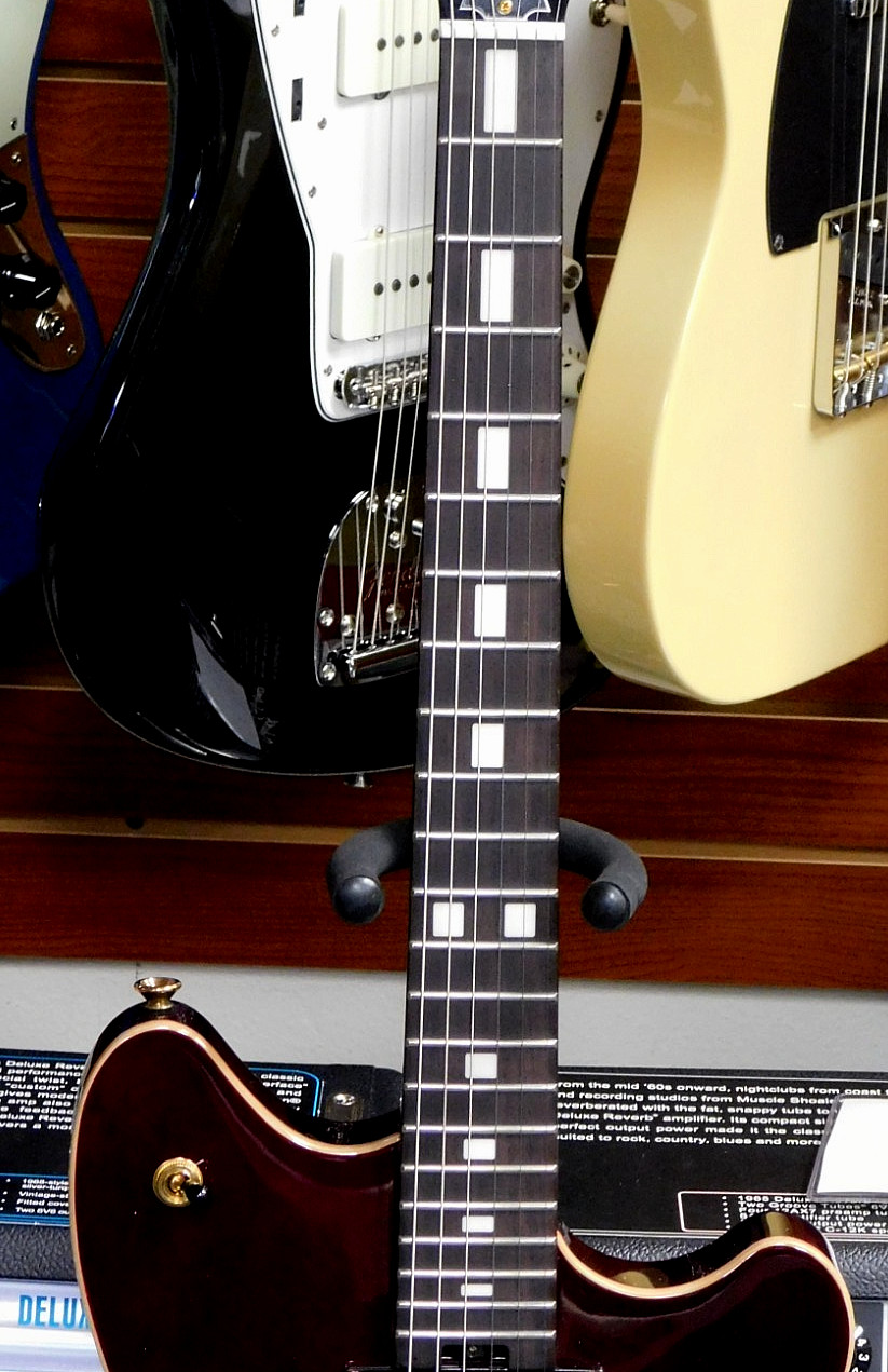 2025 EVH SA-126 Standard Semi-hollowbody Electric Guitar! Wine Red! VERY NICE!!!