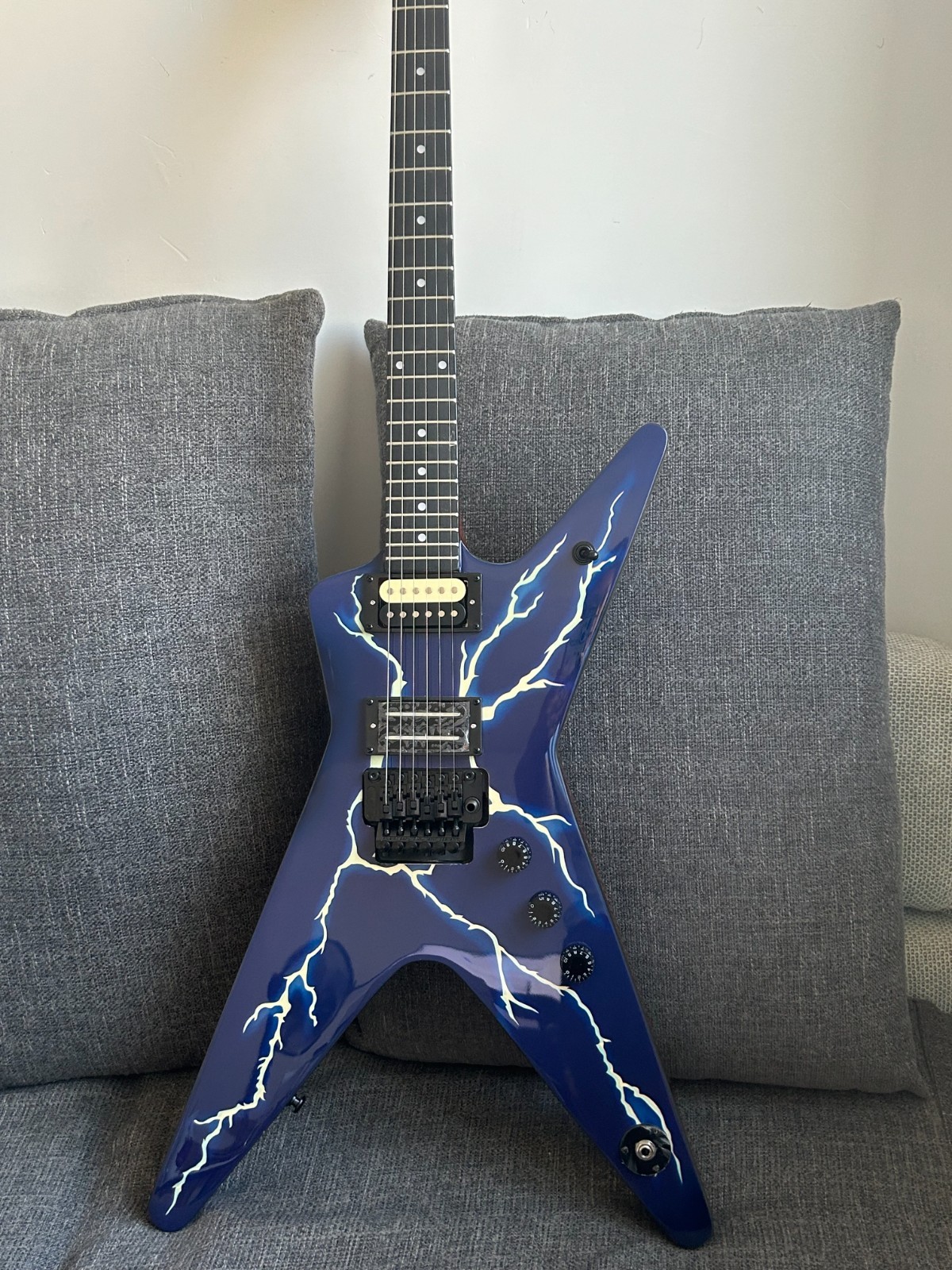 Dimebag Darrel ML Electric Guitar Blue Lightning Floydrose vibrato 6 Strings