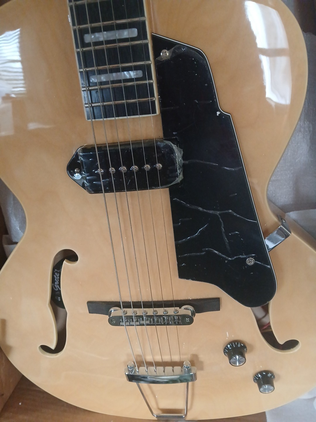 Grote Electric Guitar Matte Finish Simi-Hollow Body GT335-04 Mahogany And Maple