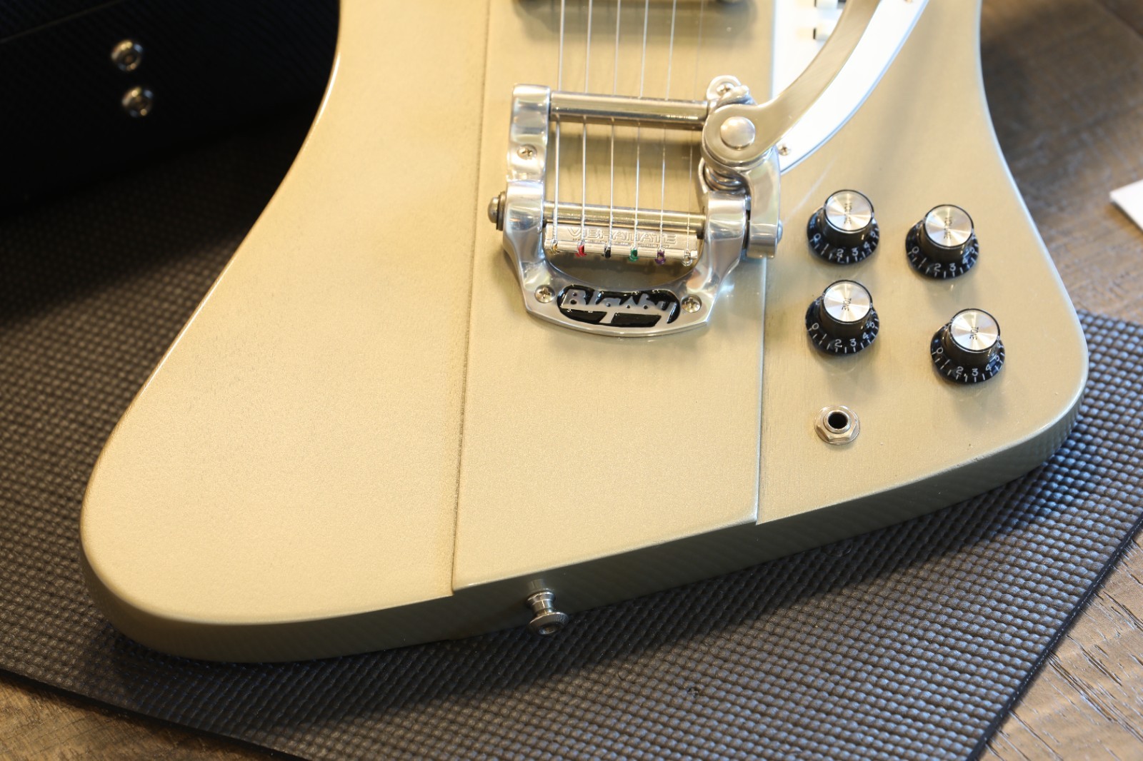 2013 Gibson Elliot Easton “Tikibird” Firebird Guitar Gold Mist Poly + OHSC