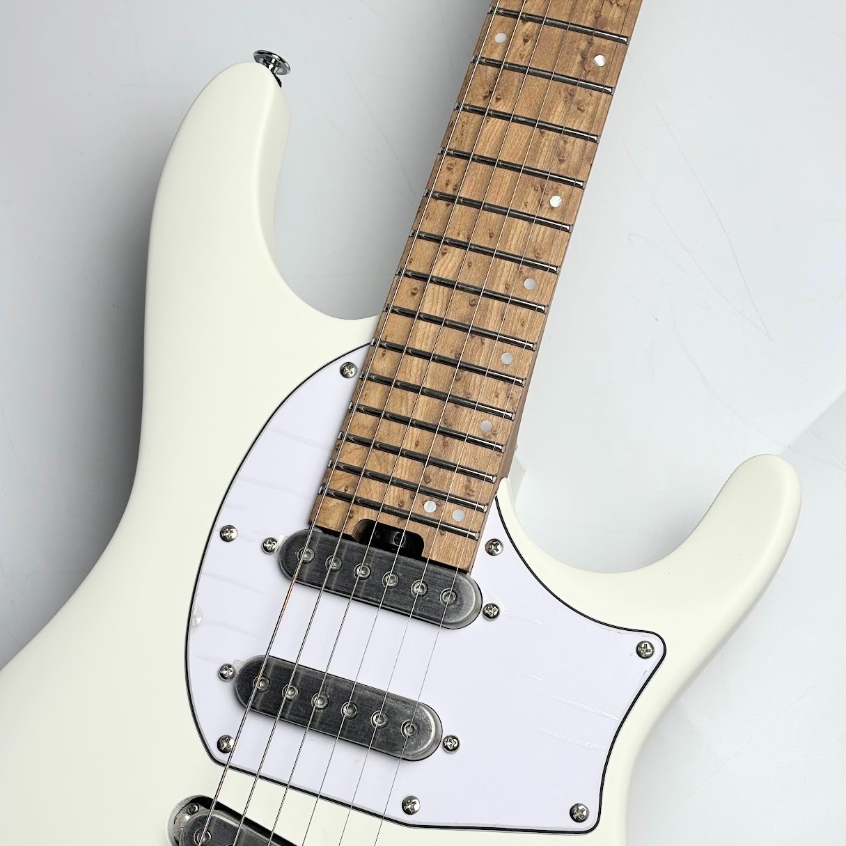 Ibanez ICHI10 Ichika Nito Sig Guitar Vintage White Matte Used