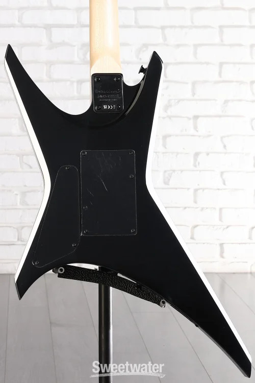 Jackson JS32 Warrior – Black with White Bevels