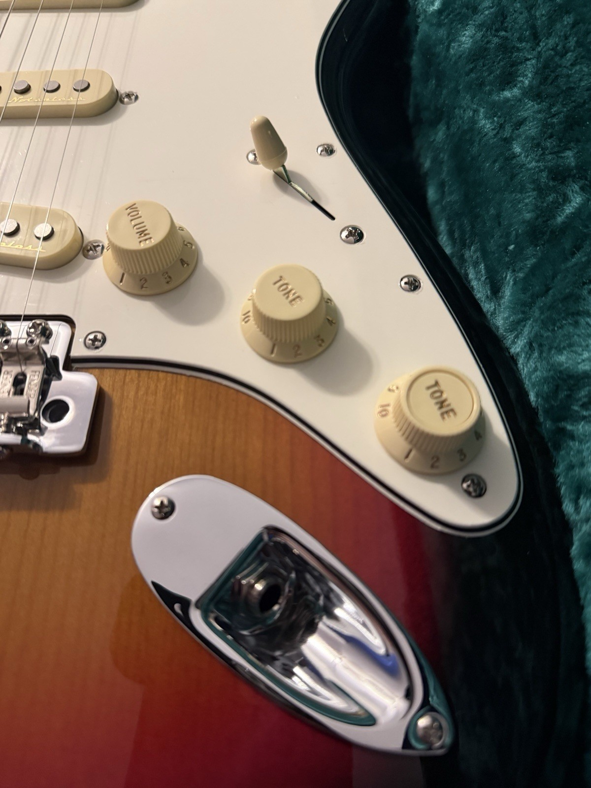 Mint Fender Steve Lacy People Pleaser Stratocaster Electric Guitar – Chaos Burst