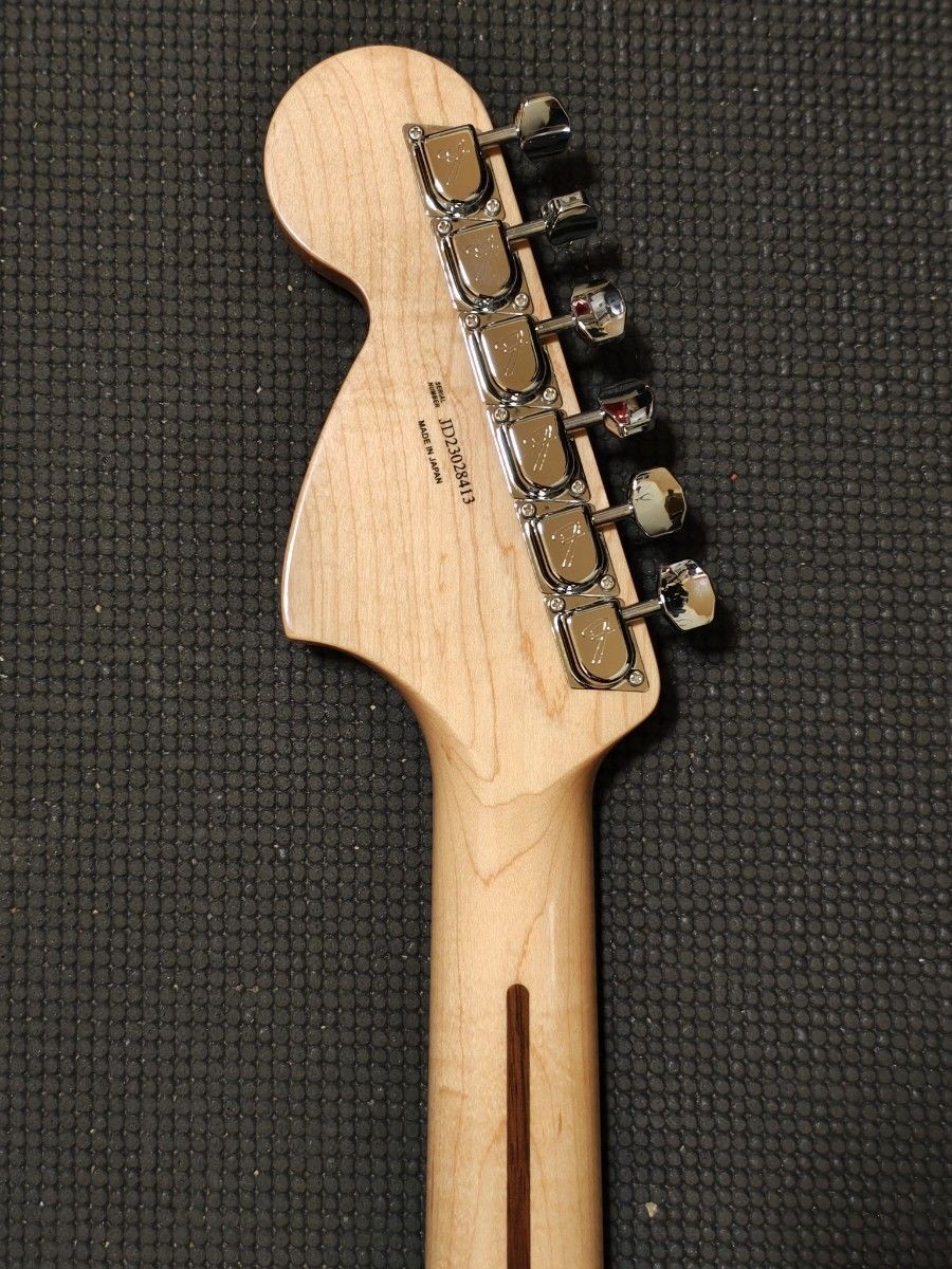 Fender Japan TRADNLⅡ70sSTRAT MN White Ash Body Maple Neck Hard Case Included