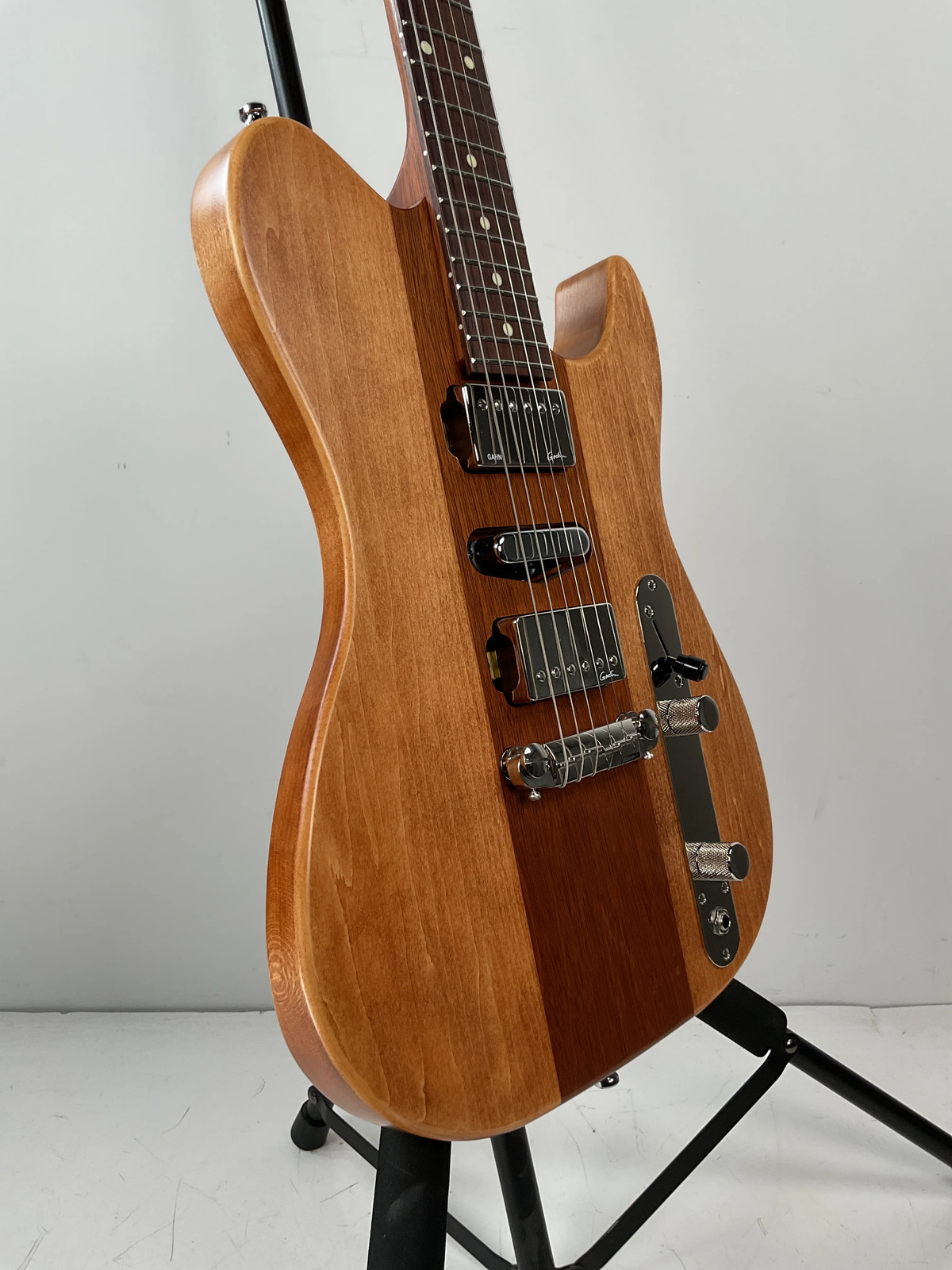 Godin Radium Electric Guitar – Winchester Brown – Misaligned Neck