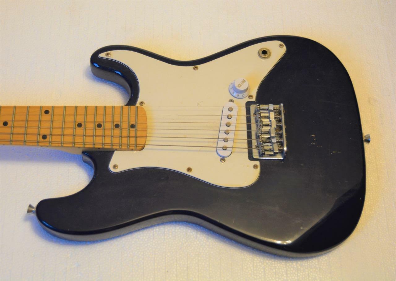 J.Reynolds Mini 32″ Electric Guitar in navy blue
