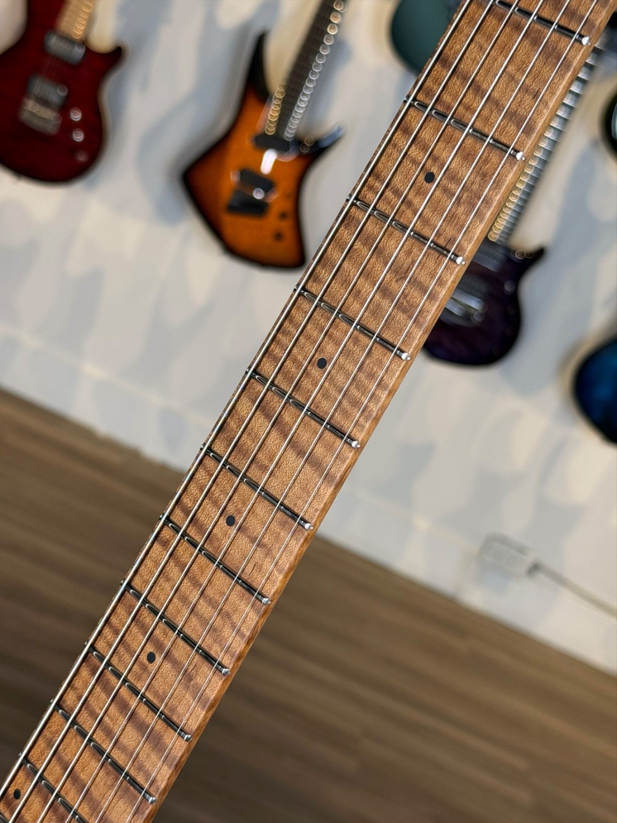 Ernie Ball Music Man Axis Super Sport – Honey Pot Flame – Mastergrade Maple