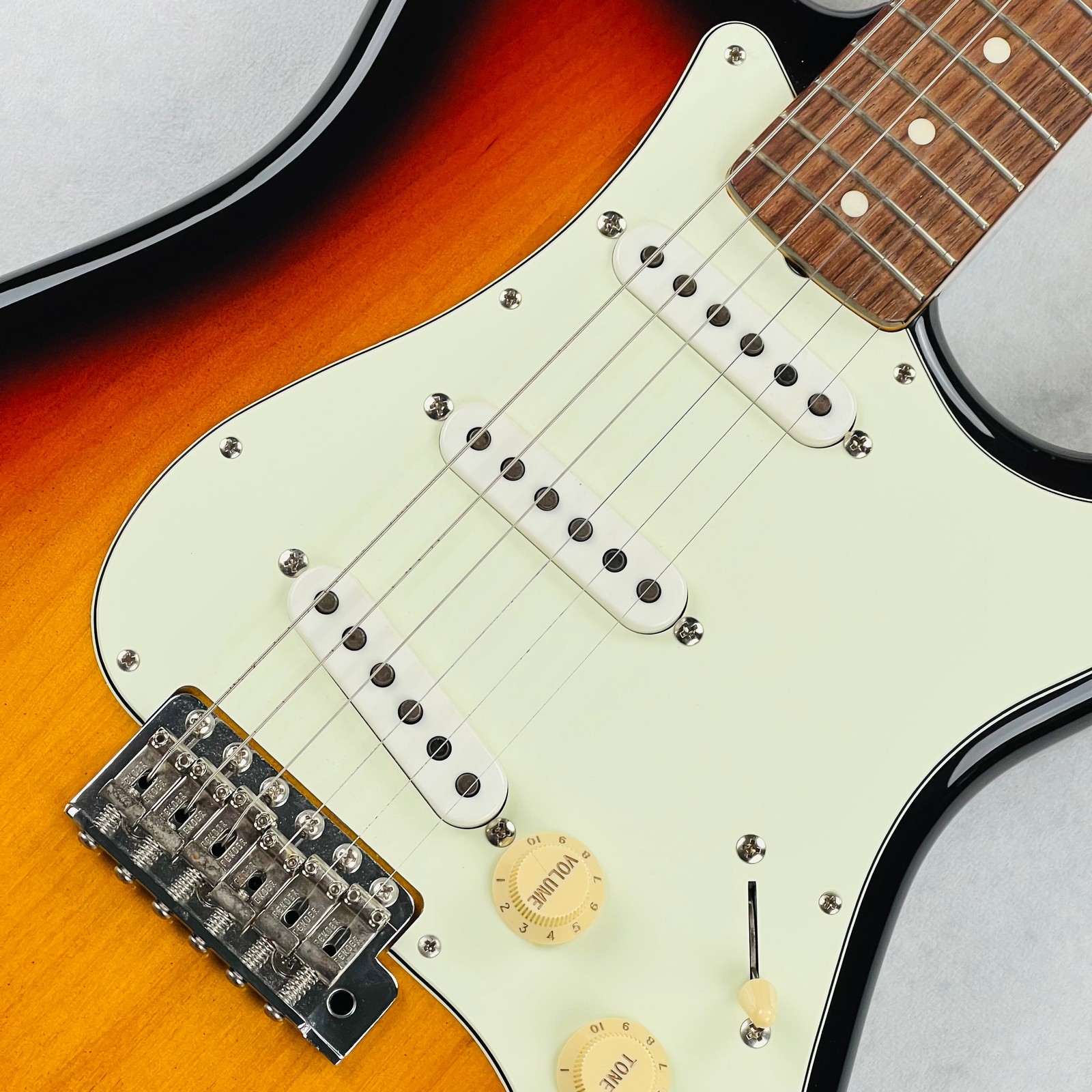 Fender ST-62 Stratocaster Crafted In Japan with HSC 2006 – 3-Tone Sunburst