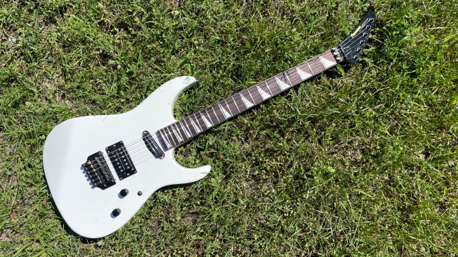 Fernandes Limited Edition Reverse Headstock. Rare superstrat from Japan.