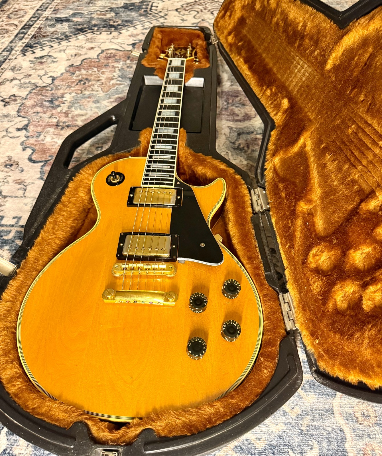 1982 Gibson Les Paul Custom “BLONDE BEAUTY” Natural Finish + GOLD Plush Chainsaw