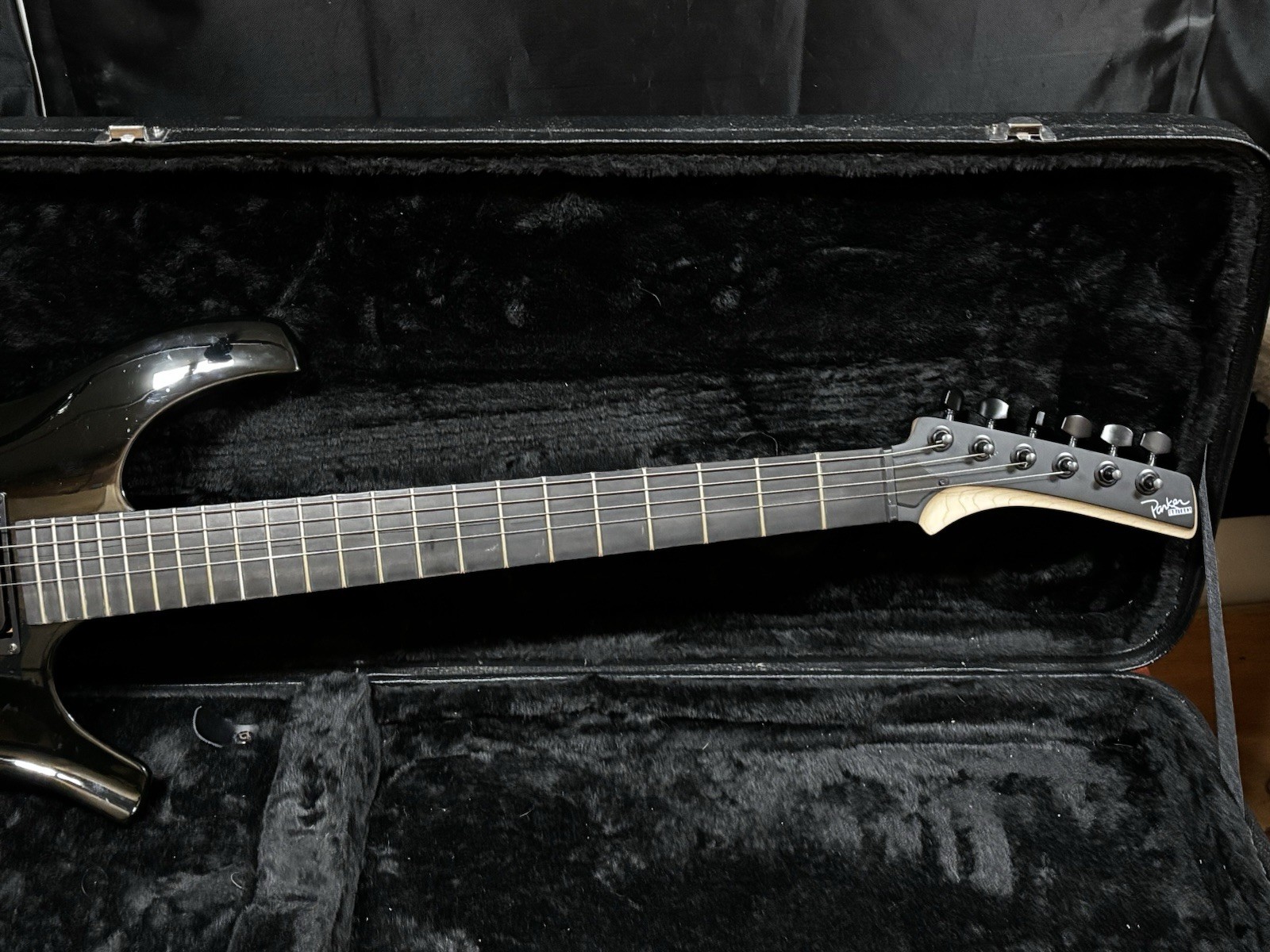 Parker Maxx Fly Radial PDF60 Black Electric Guitar w Case