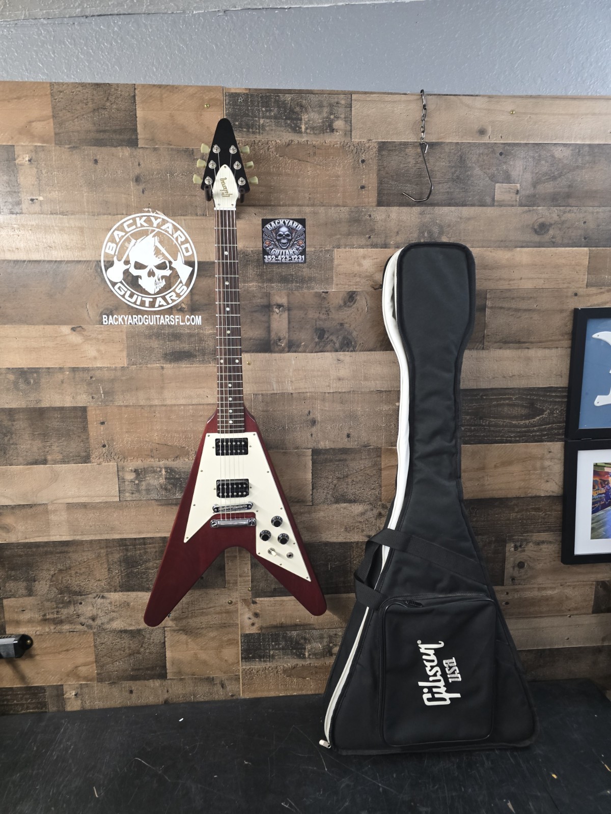 2007 Gibson Flying V – Faded Cherry W/Bag 6.6 Lb