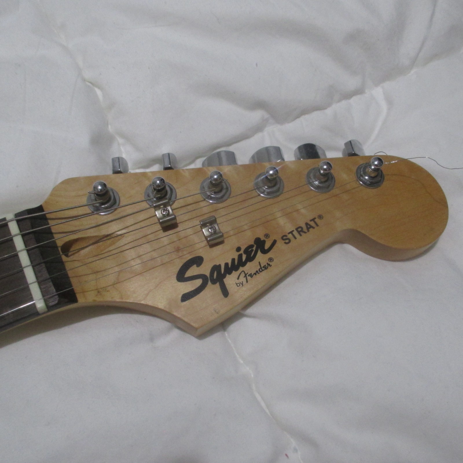 Fender Squire Strat SE 6 String Electric Guitar White CXS With CE European Decal