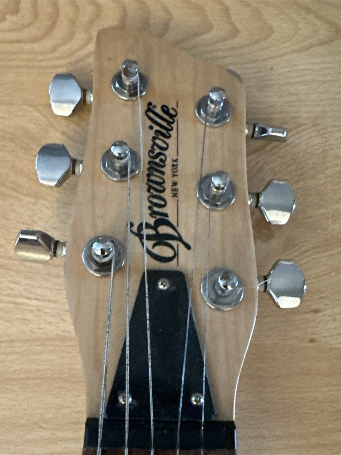 Brownsville New York Mini Travel Guitar Stylish Functional Electric Guitar