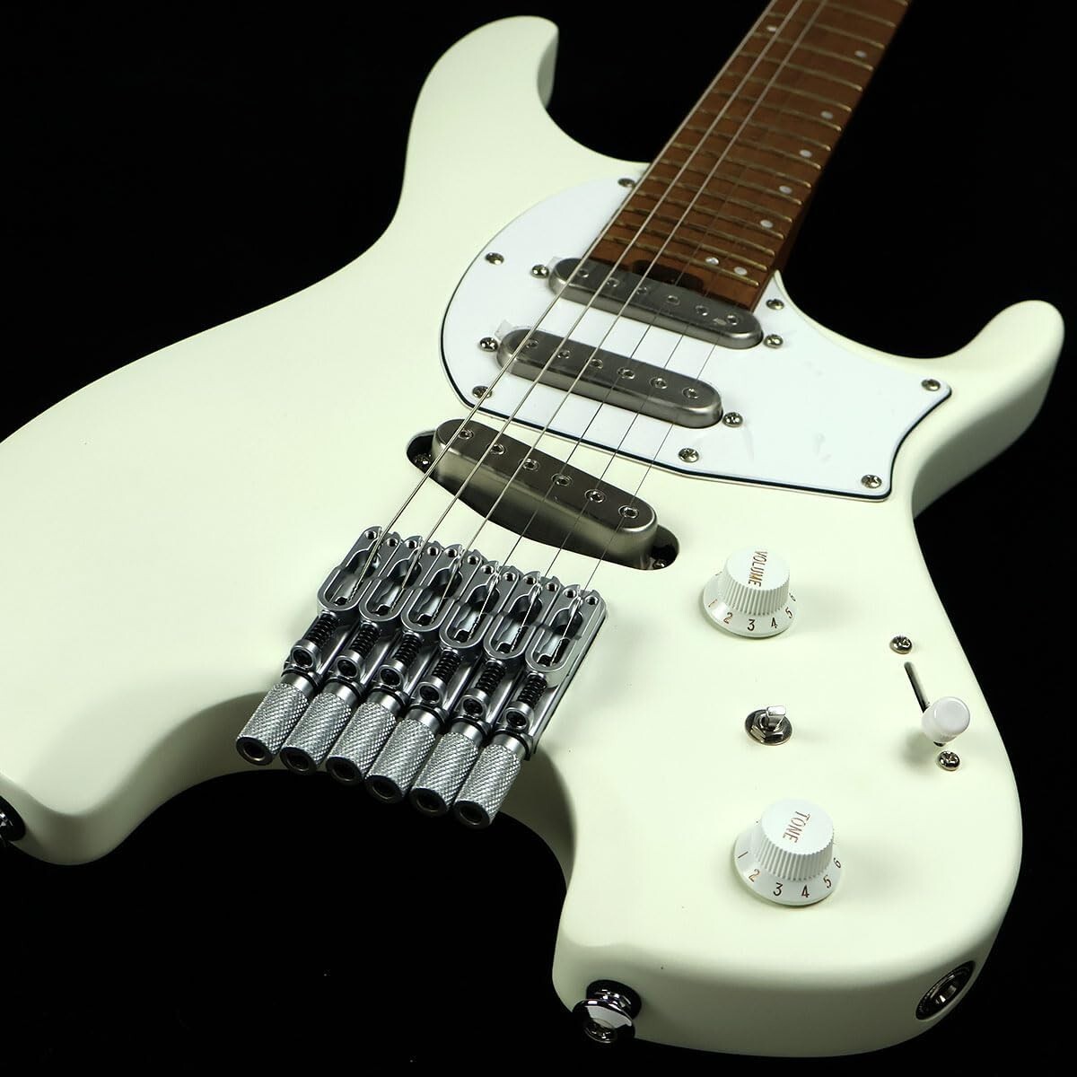 Ibanez ICHI10 Vintage White Matte Ichika Nito Signature Model with Gig Bag