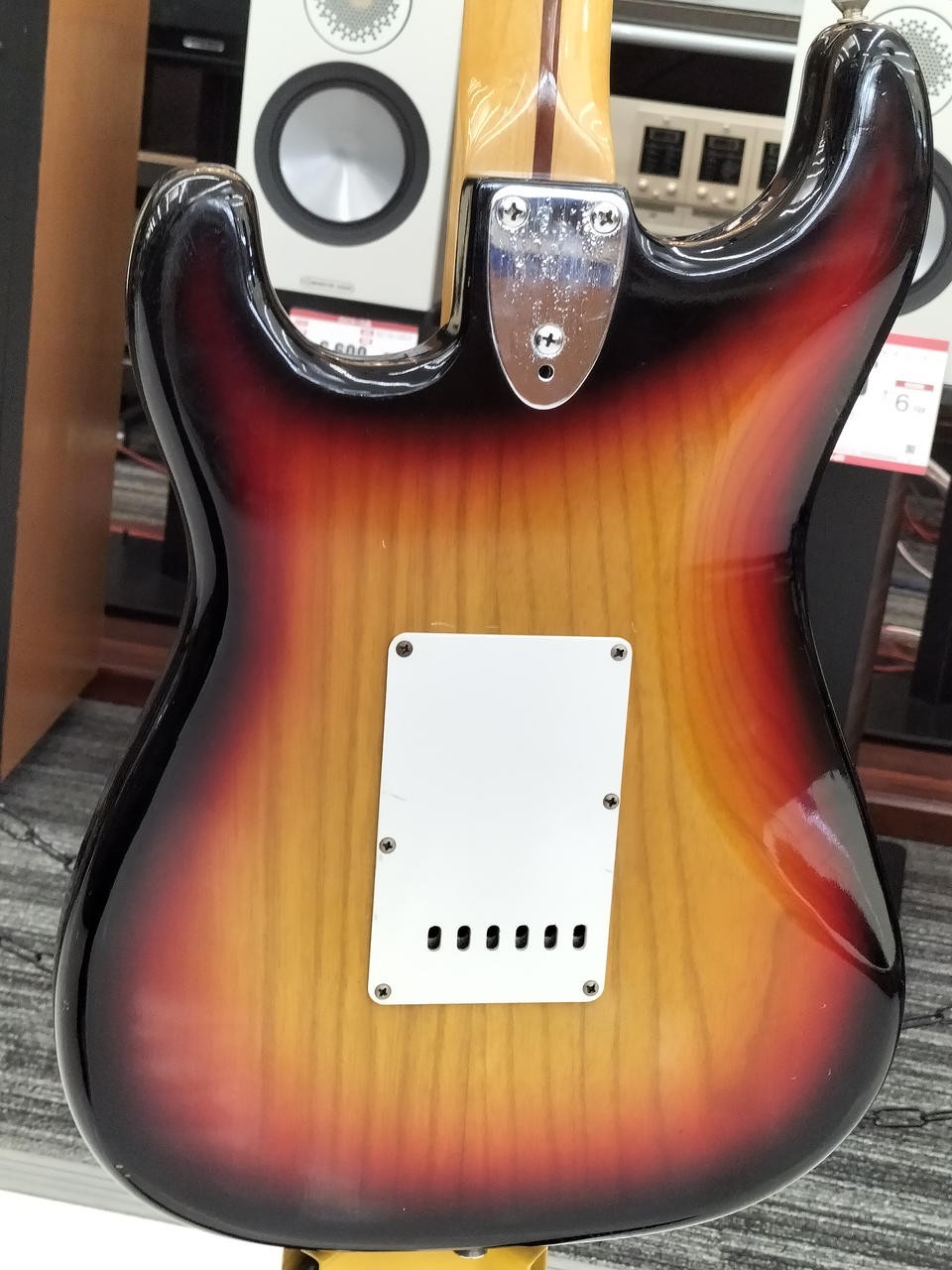 [FERNANDES] FST-70 3 Tone Sunburst Made in Japan 1970s-1980s ST Type E.Guitar
