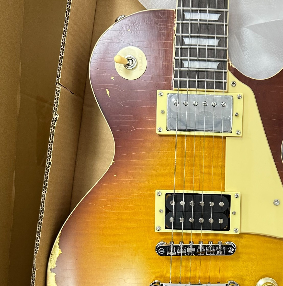 Sunburst LP Style Electric Guitar Rosewood Fingerboard Chrome Part