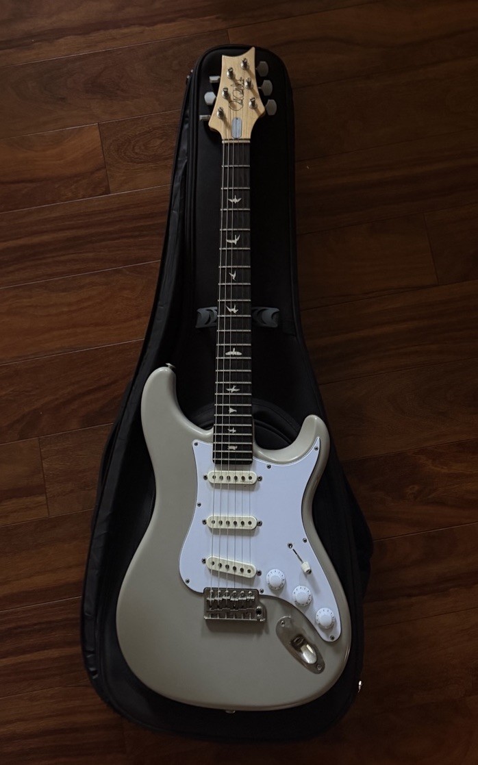 PRS Silver Sky Silver Moc Sand Satin, Rosewood, Gig Bag