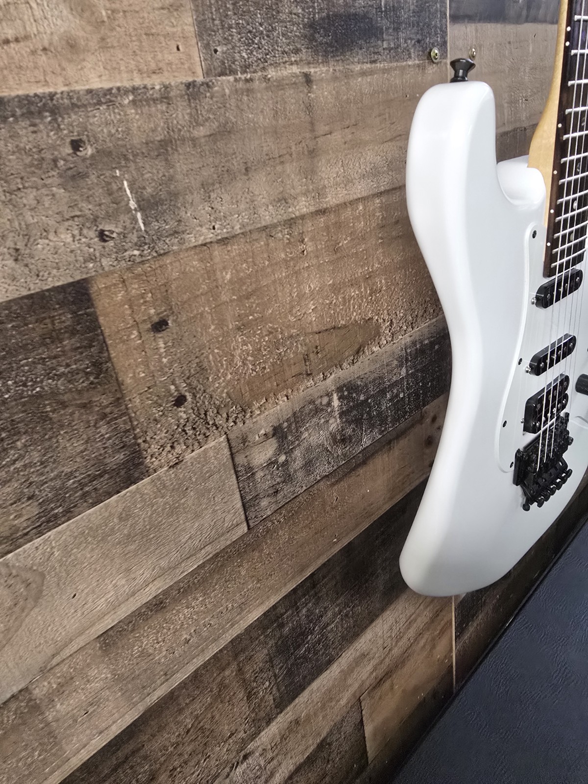 Jackson X Series Signature Adrian Smith Electric Guitar – White W/Hsc