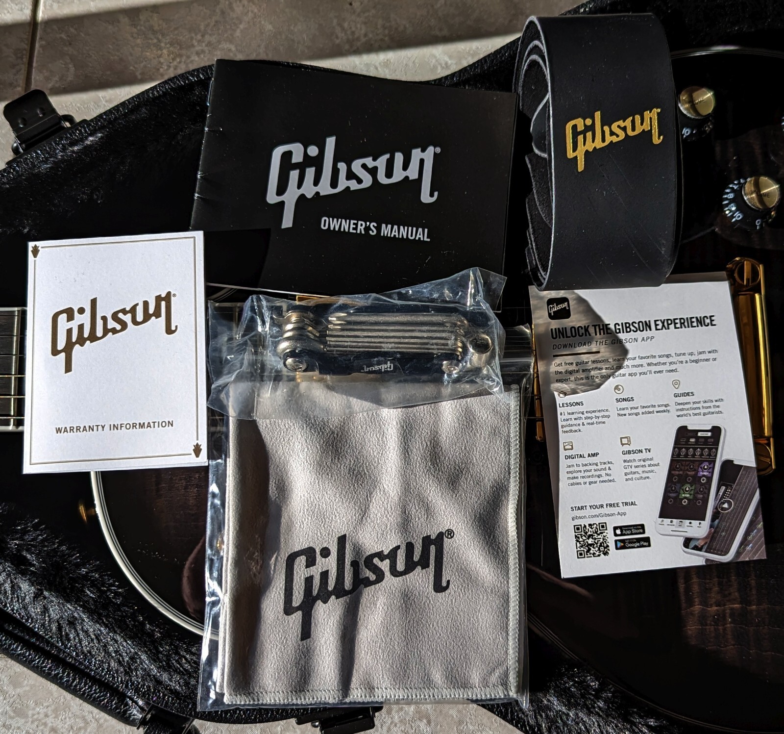2023 Gibson Les Paul Modern Supreme – Translucent Ebony