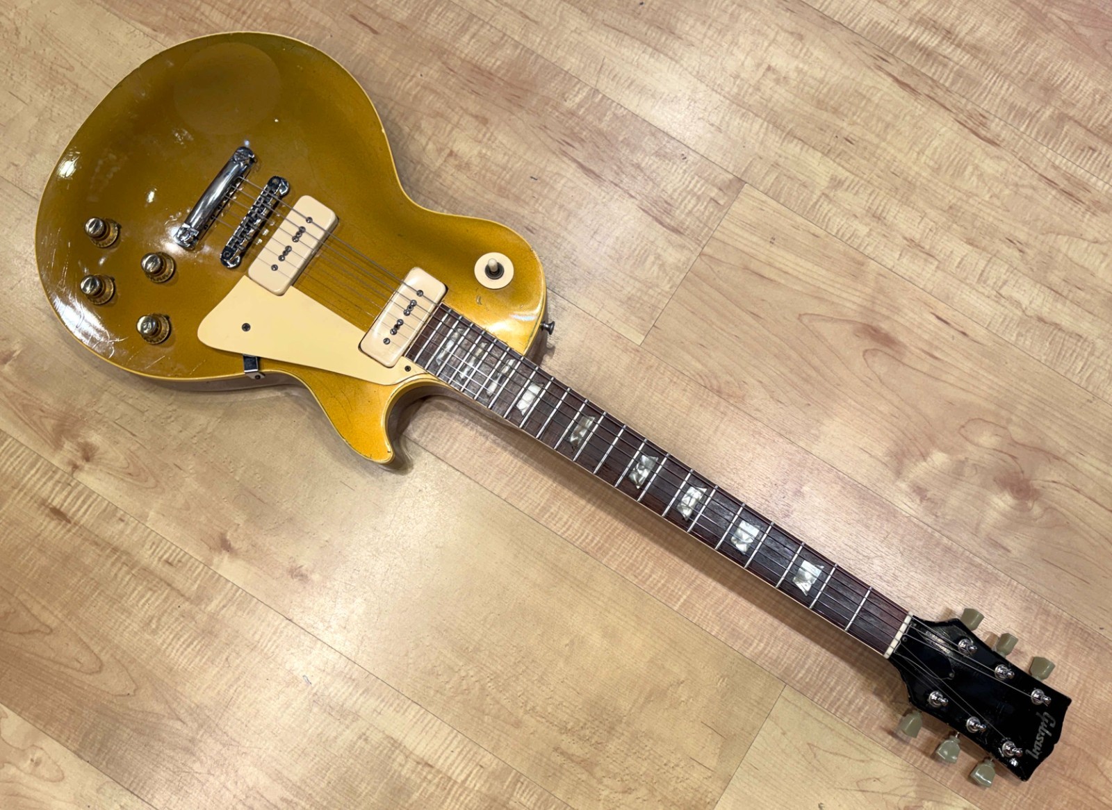 Gibson Les Paul Standard Gold Top Electric Guitar (Gold) – Vintage 1969