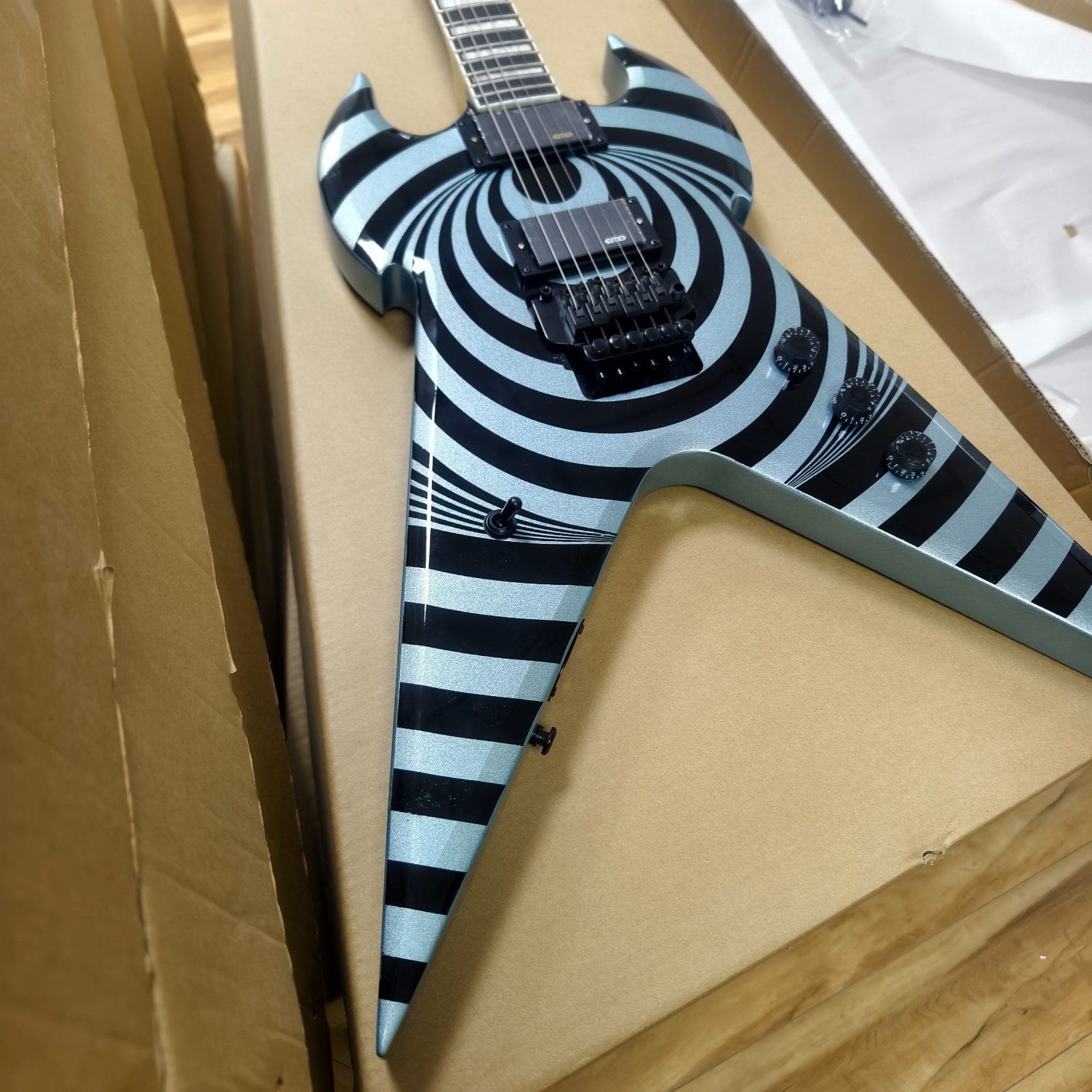 Ship US Wylde Audio Warhammer Style Electric Guitar – Blue & Black Swirl Finish