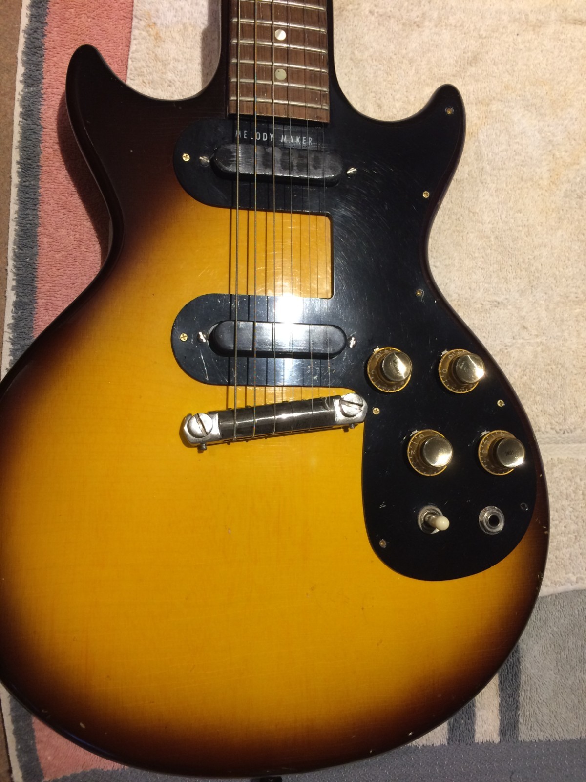 Vintage Gibson Melody Maker D Sunburst 1963