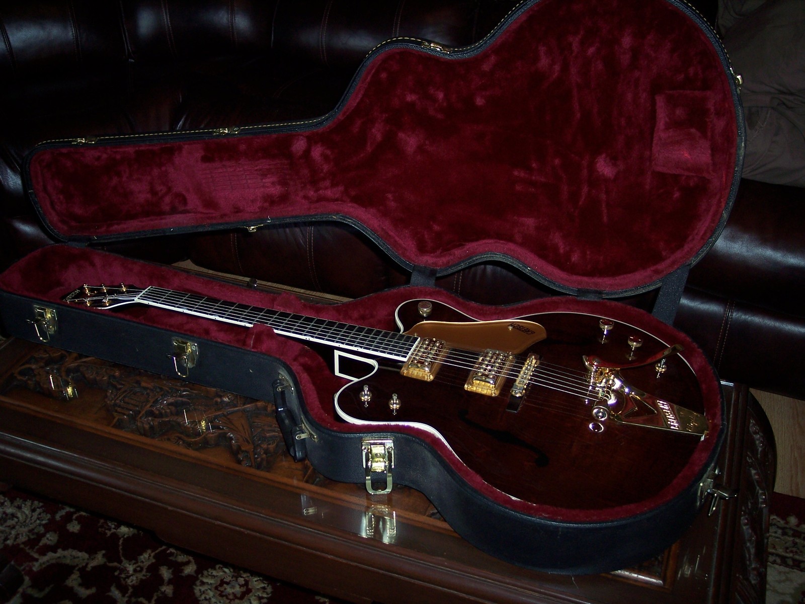 Gretsch G6122-1962 Country Classic 11 Double Cutaway Walnut stain, seldom used
