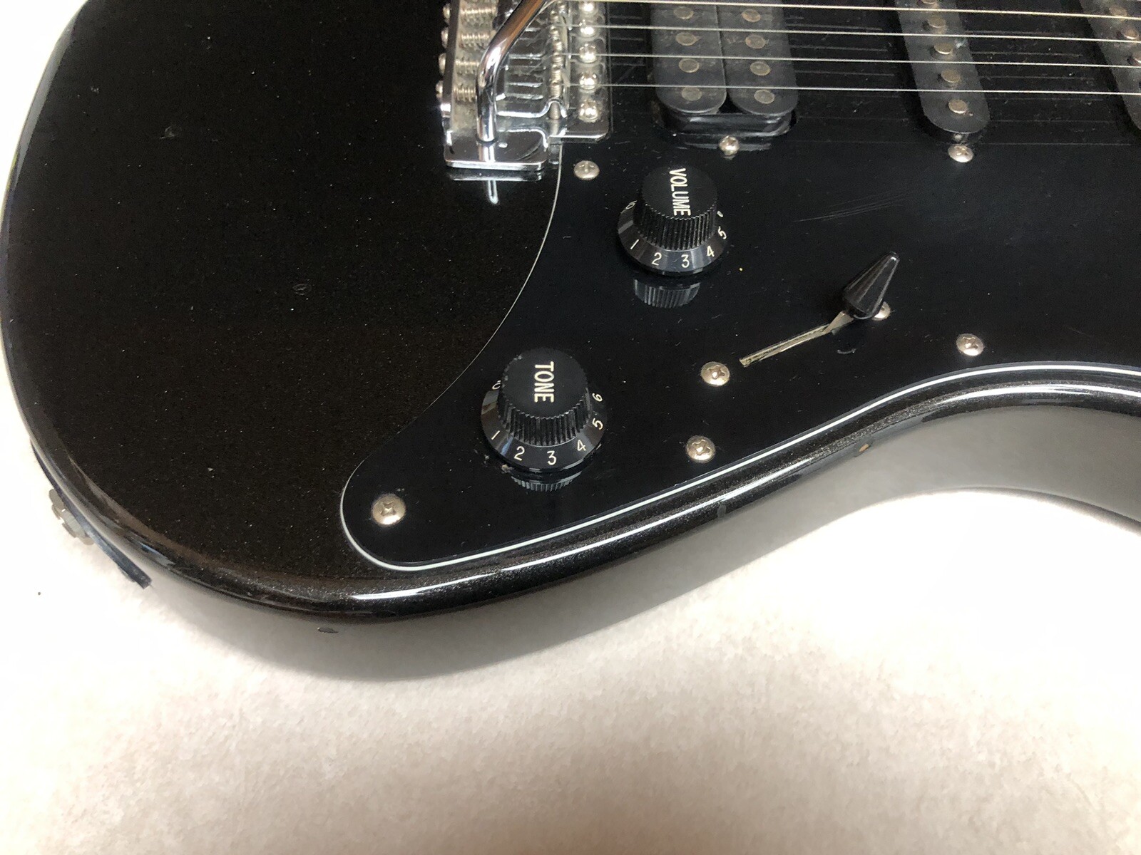 Yamaha EG 112C2 Electric Guitar Black Metallic Storage Unit Find