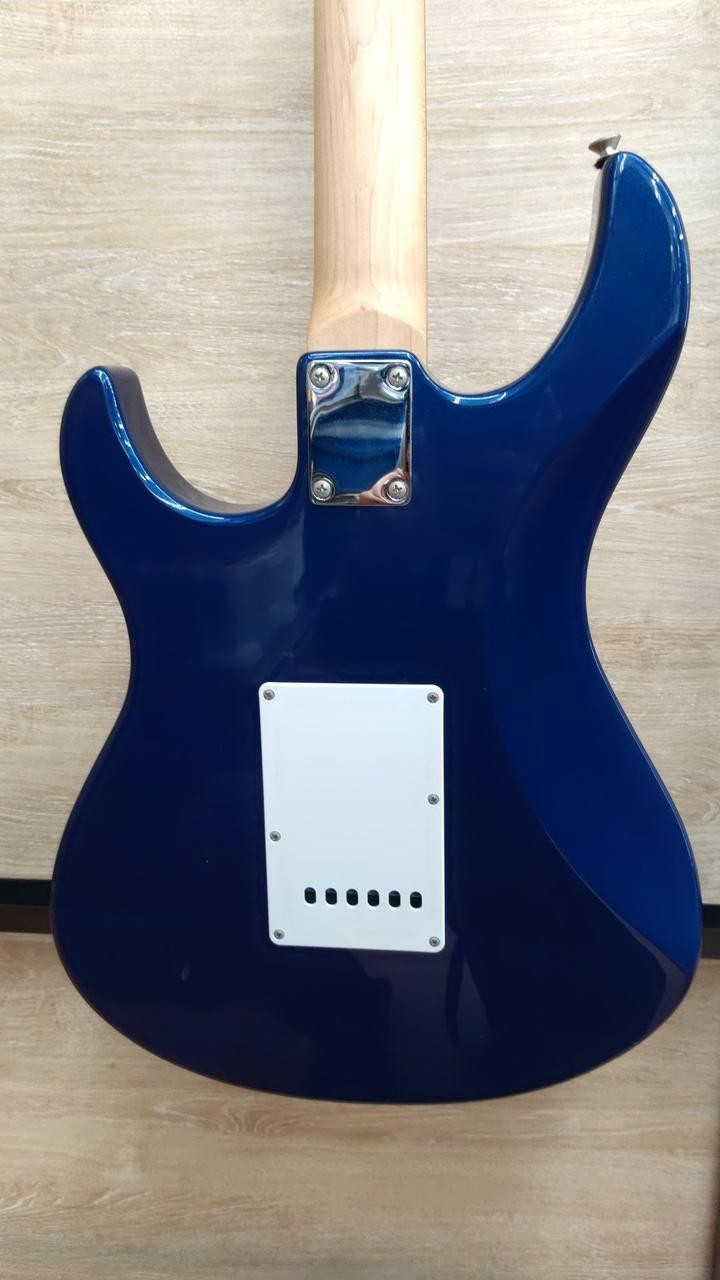YAMAHA PAC012 Electric Guitar-29