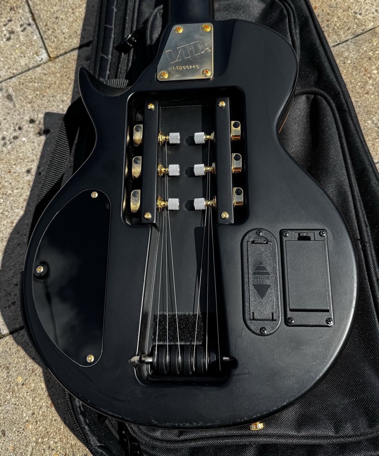 Traveler Guitar LTD EC-1 Headless Travel Electric Guitar Vintage Black w/Gig Bag