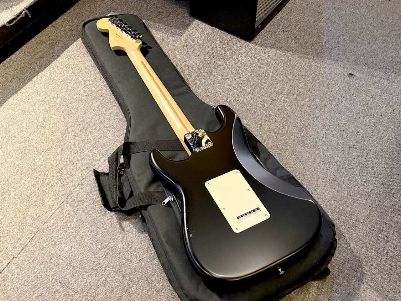 [Fender] Highway One Stratocaster HSS Used 2010 Alder Body Black w/Soft Case