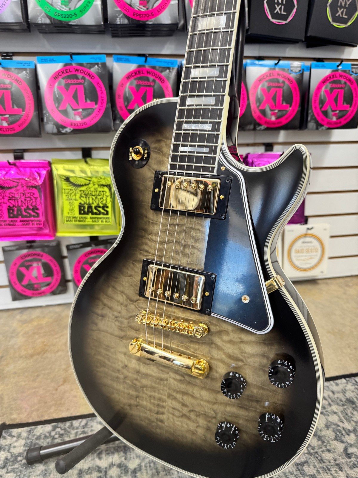 Epiphone Inspired by Gibson Custom Les Paul Custom Quilt – Cobra Burst