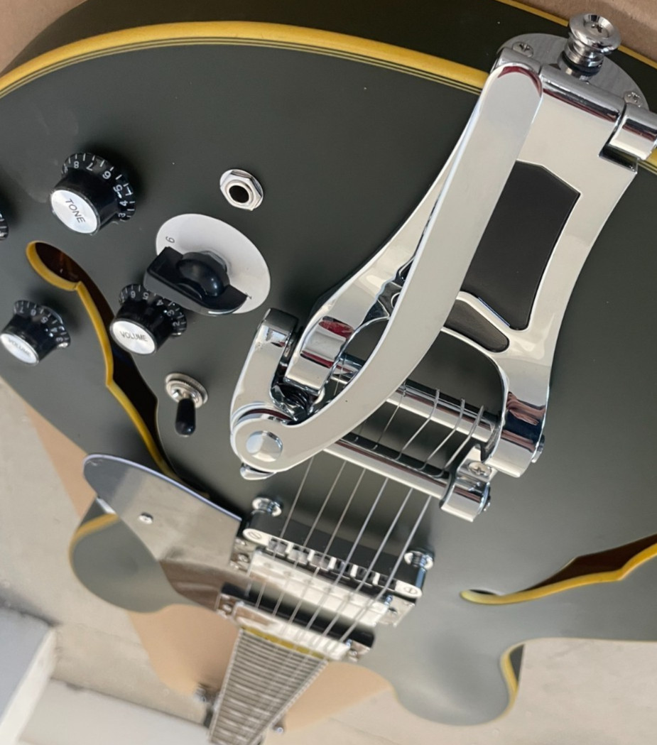 Double F-Hole Semi-Hollow Jazz Electric Guitar Silver Large Swing Bar Army Green