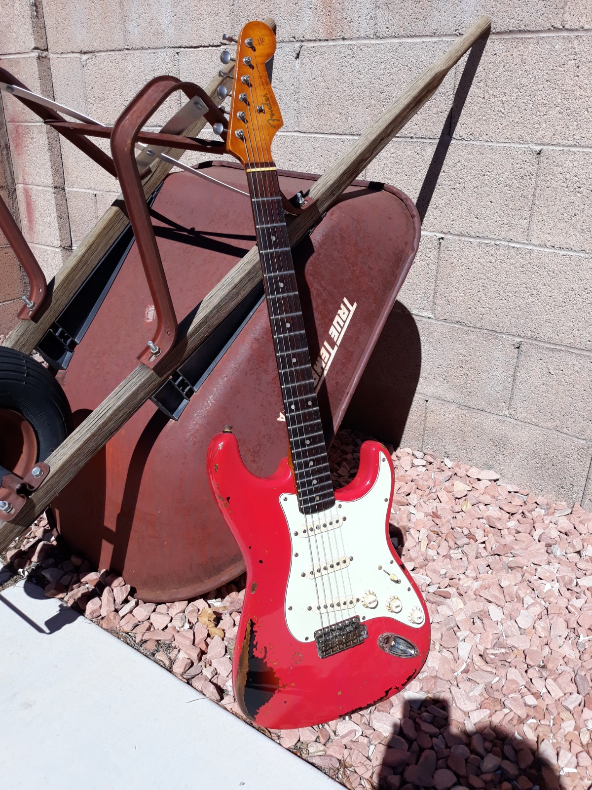 Fender Stratocaster 63 “Michael Landau” Trib Dakota Red Strat over 3 T-SB